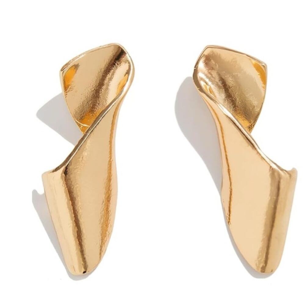 Gold Twist Earrings